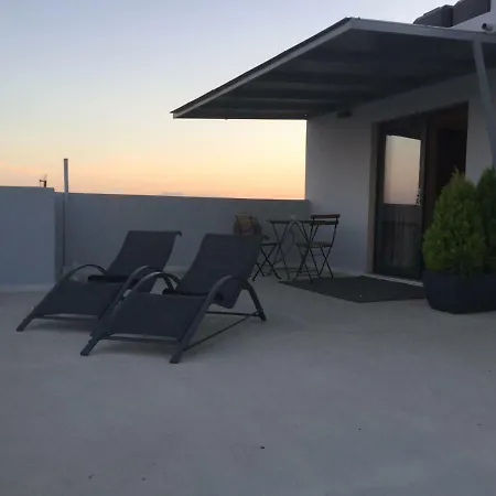 Stylish Seaview Rooftop *