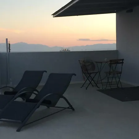 بيت ضيافة Stylish Seaview Rooftop سالونيك