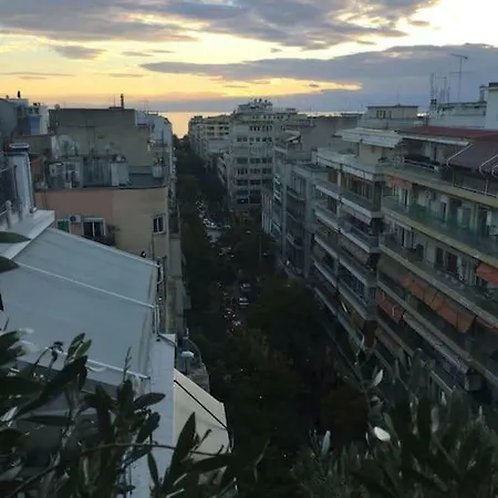 Stylish Seaview Rooftop بيت ضيافة