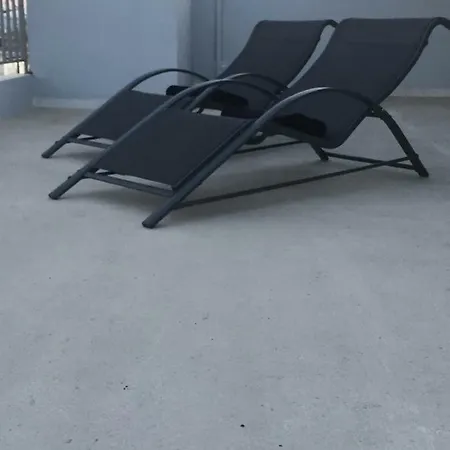 Stylish Seaview Rooftop بيت ضيافة