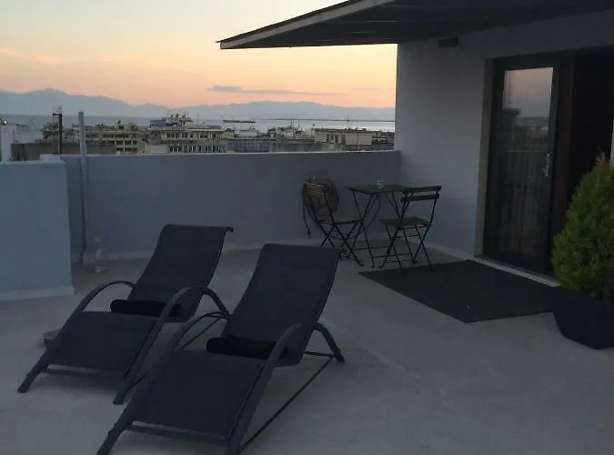 Stylish Seaview Rooftop 게스트하우스 4*
